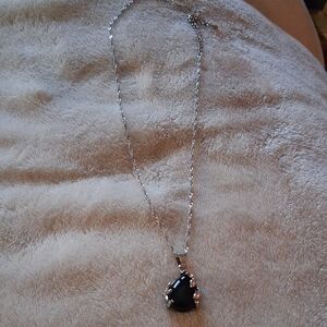 Chic Silver Necklace with Black Heart Pendant